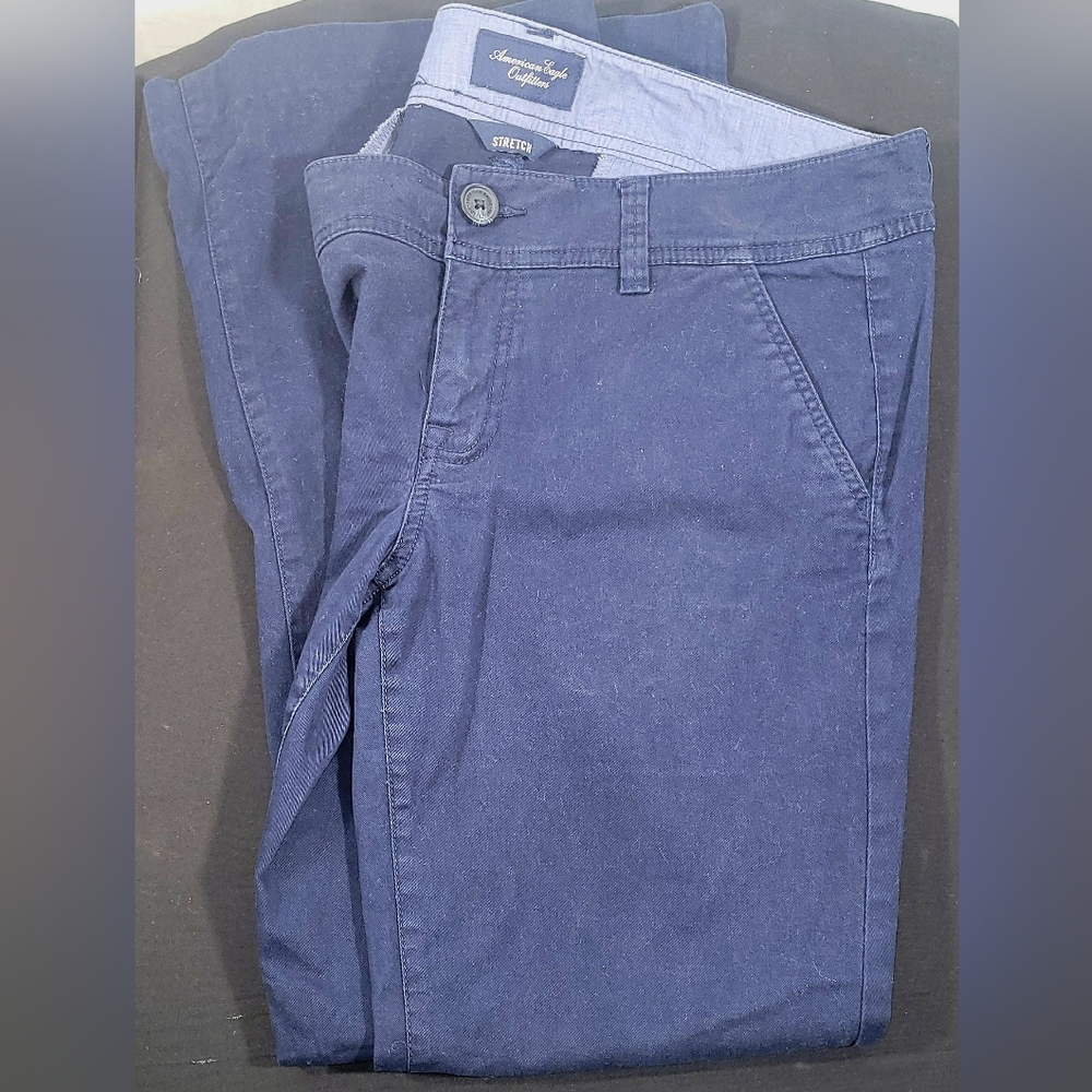 American Eagle Outfitters ladies navy blue pants size 10. Slight bootcut
